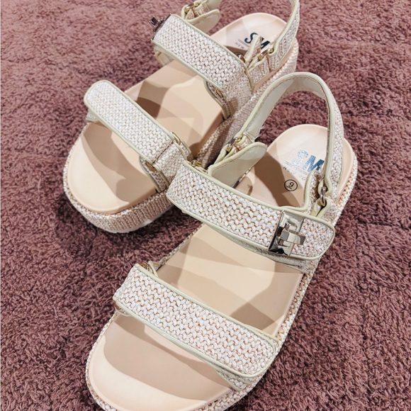 Steve Madden Cream Platform Sandals - Picture 1 of 4